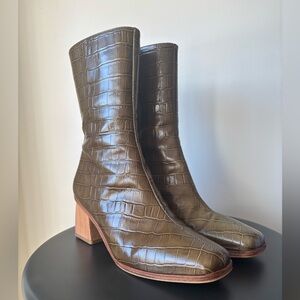 Paloma Wool: Olive Croc-Embossed Boots